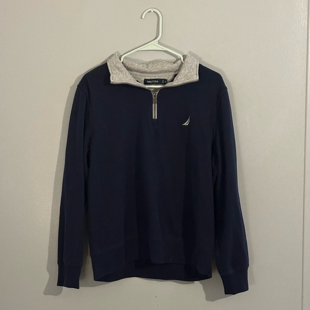 Navy blue Nautica sweater 🧣